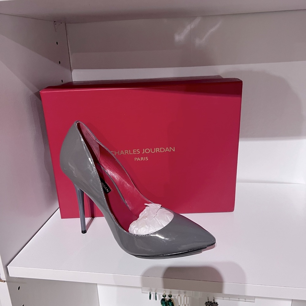 Charles Jourdan Bridget size 7
